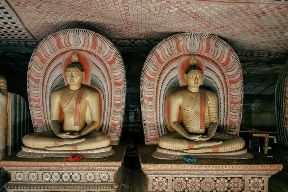 Sri Lanka Dambulla Twee Boeddhas Grot Tempel