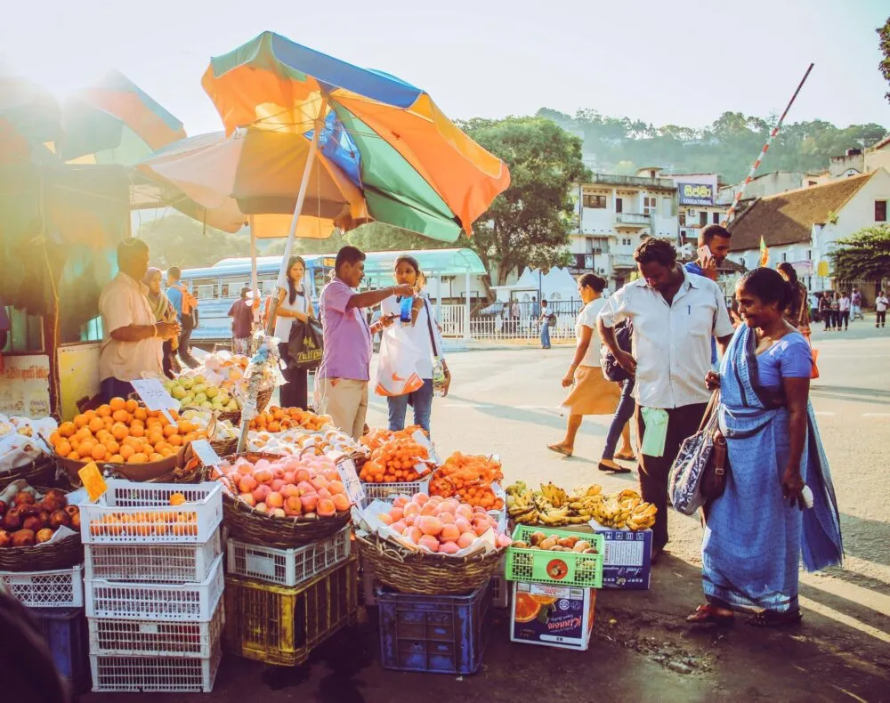 Sri Lanka Kandy Kraampje Met Fruit