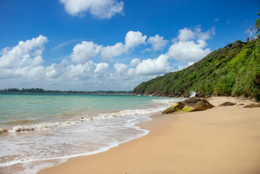 Sri Lanka Unawatuna Jungle Strand Groen Berg Zee